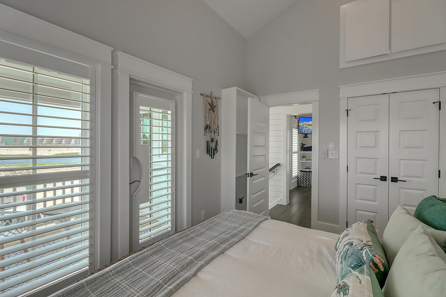 2nd Floor King Primary Suite