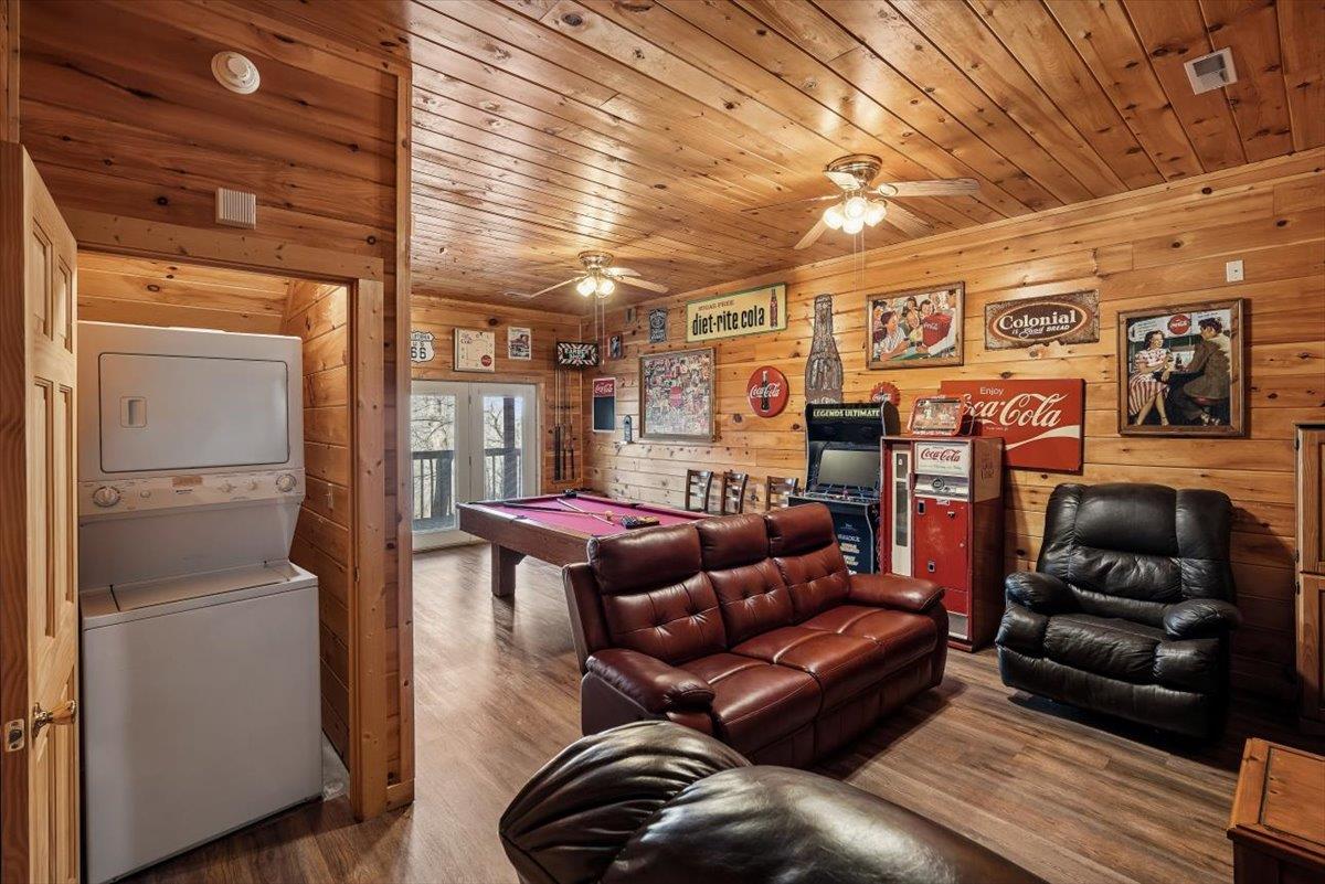 09Recreation Room