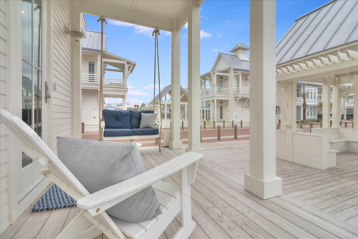 Entry Way Deck, 1st Floor