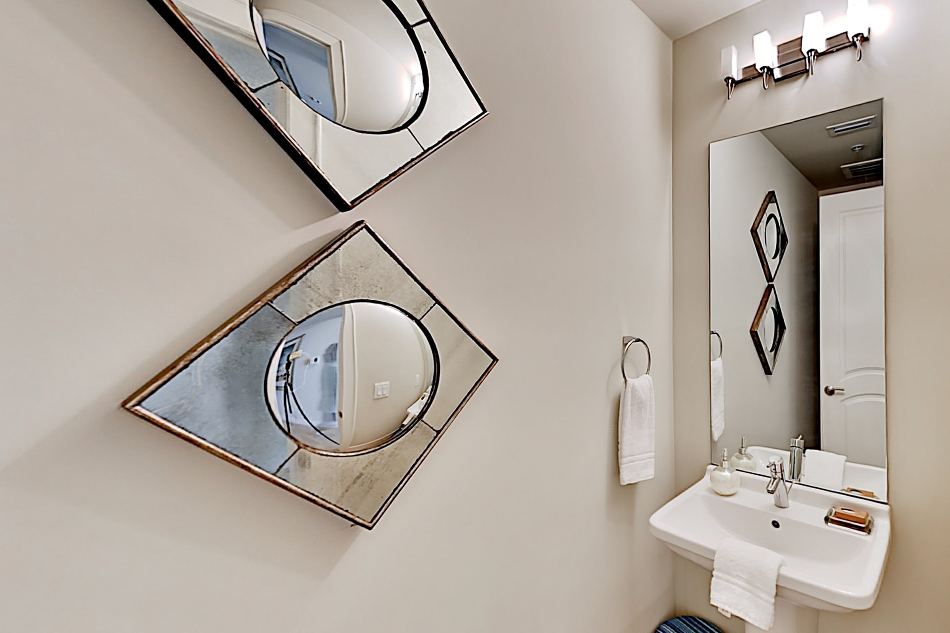 Turquoise Place 2205C 21