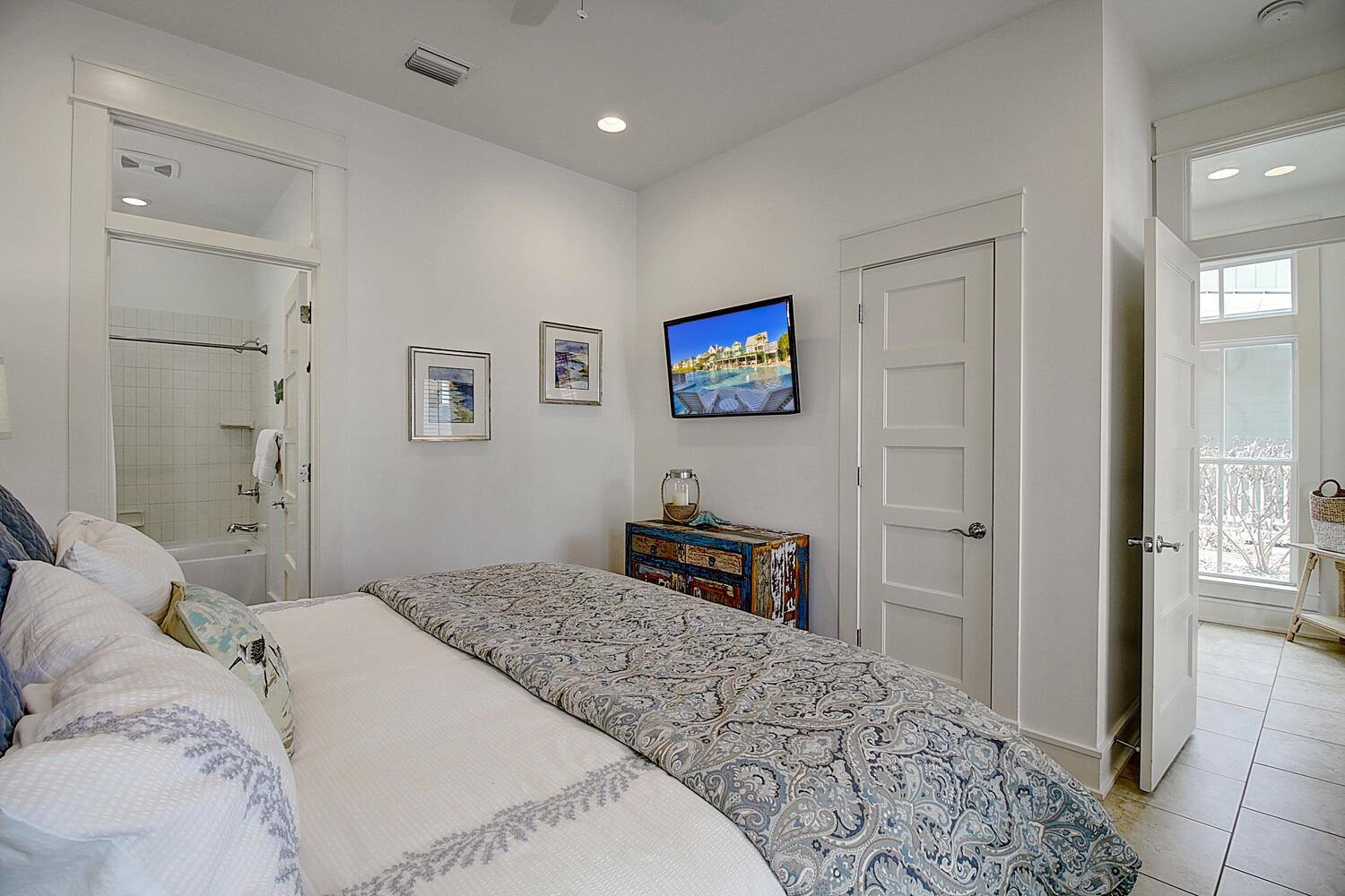 1st Floor, Primary King Bedroom