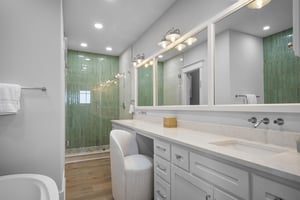 Primary King Bathroom, 2nd Floor