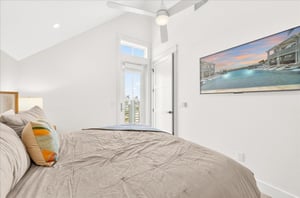King Bedroom, 3rd Floor