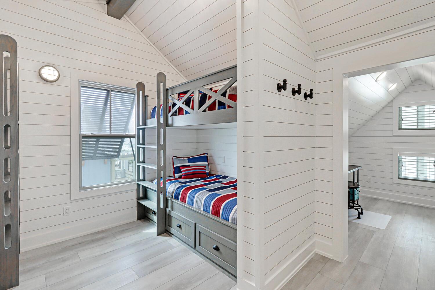 Twin Bunks, 3rd Floor