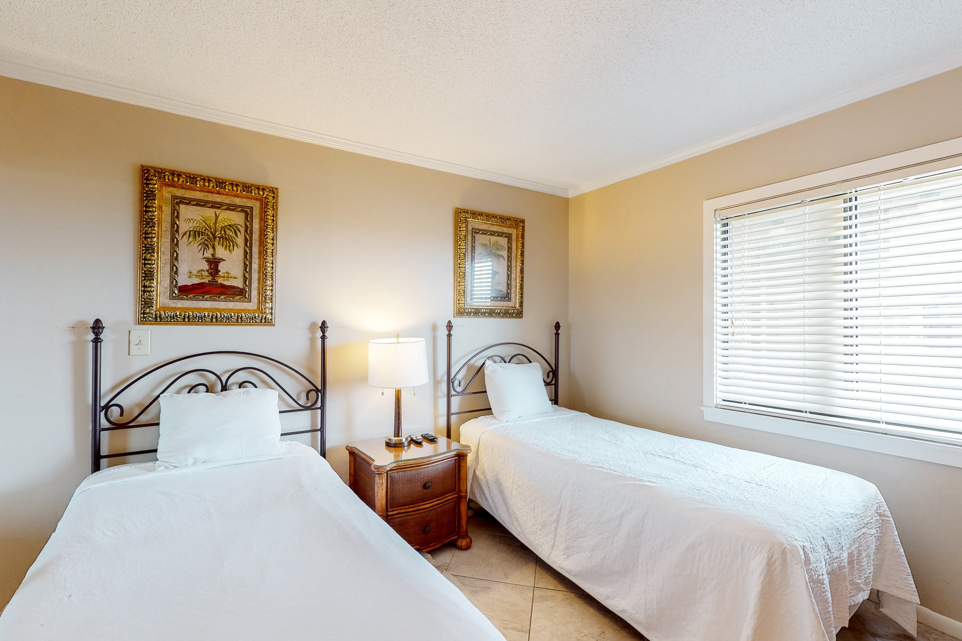 Emerald Towers 0503 8