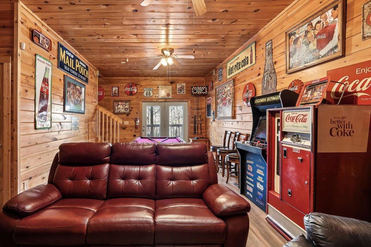 40Recreation Room