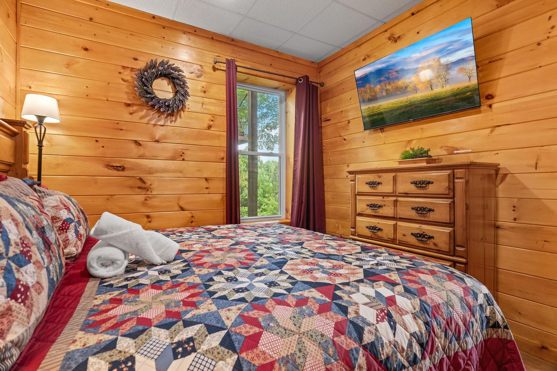 King bed facing TV