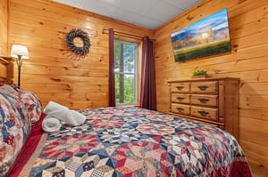 King bed facing TV