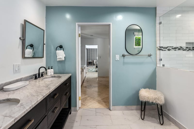 Spalike guest bathroom