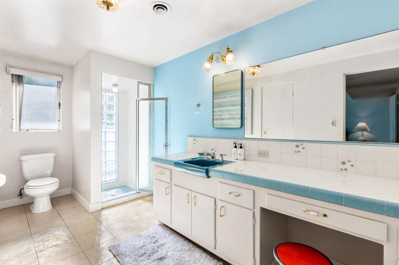 Lovely guest bathroom