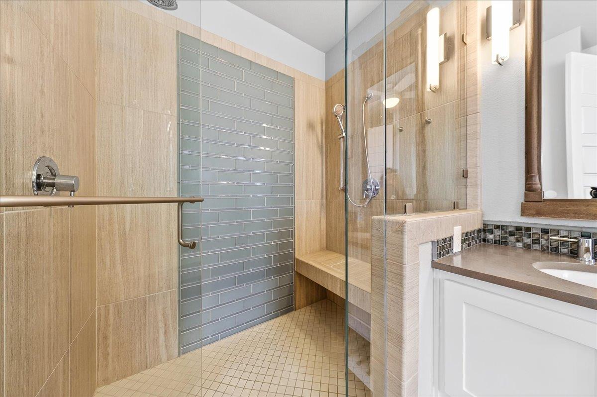 2nd Floor, Primary King Bathroom