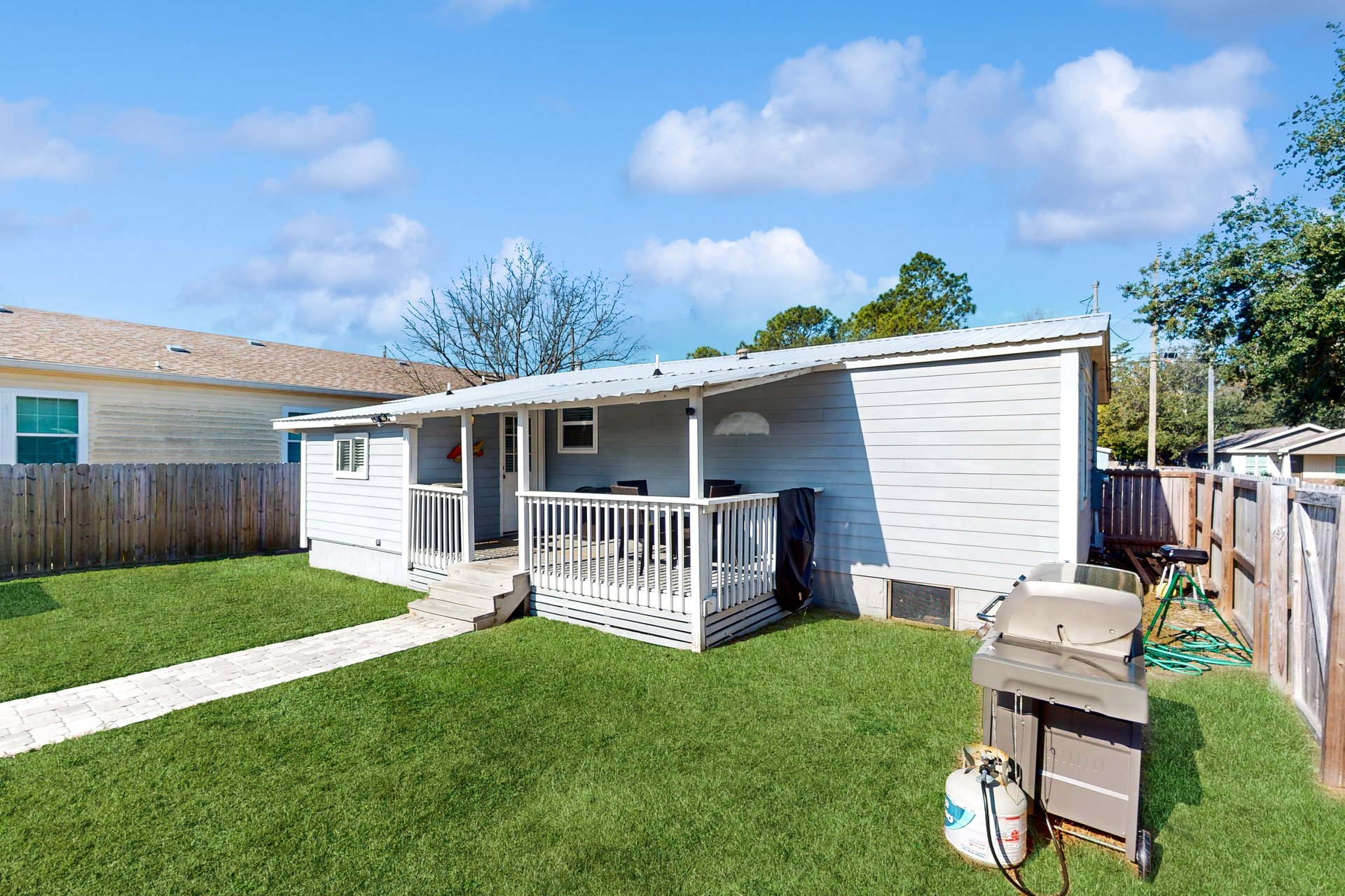 Laguna Beach Leisure 18