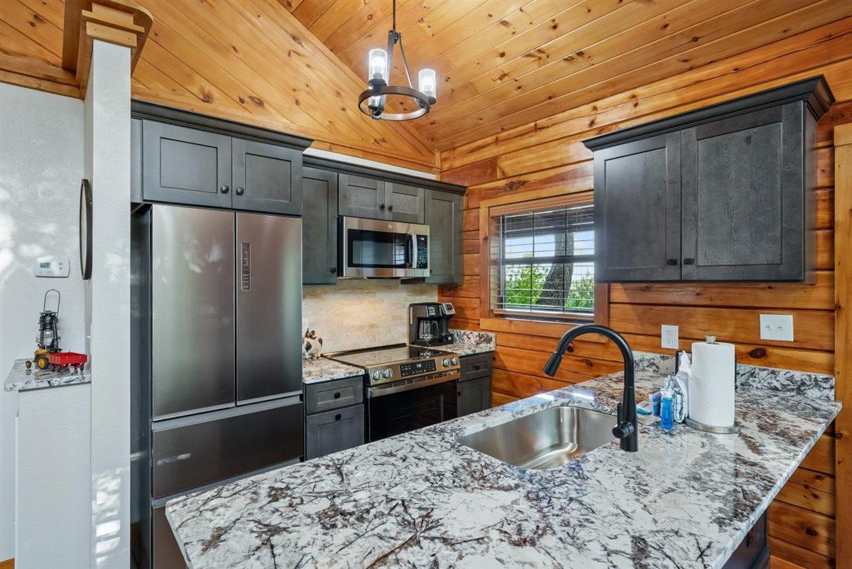 13Kitchen
