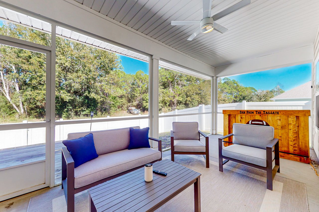 The Beach and Bay Nest 3