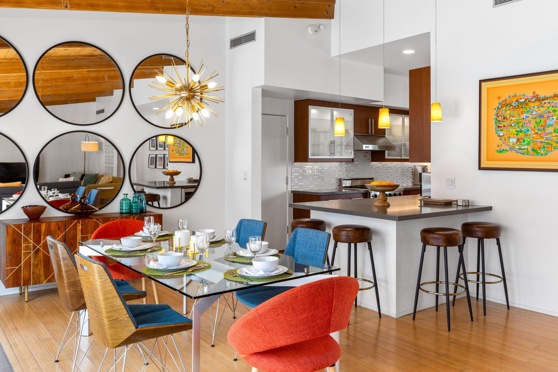 Indoor dining for 6