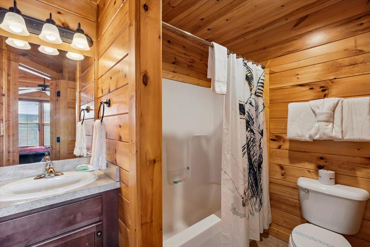 King Bedroom 3 Attached Bathroom
