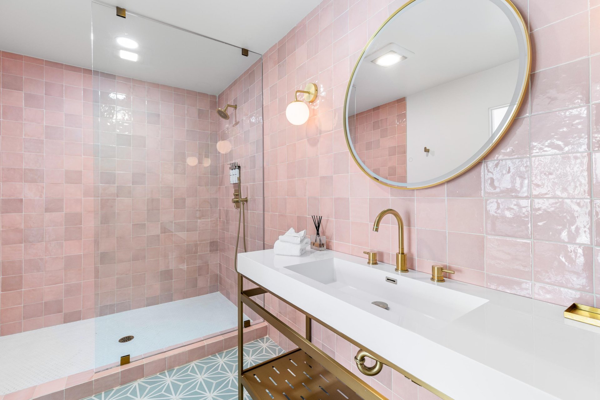 Casita bathroom