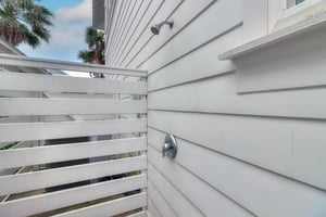 1st Floor, Outdoor Shower