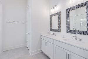 Second King Suite Bathroom, 2nd Floor