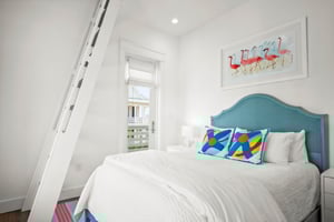 Queen Bedroom, 2nd Floor