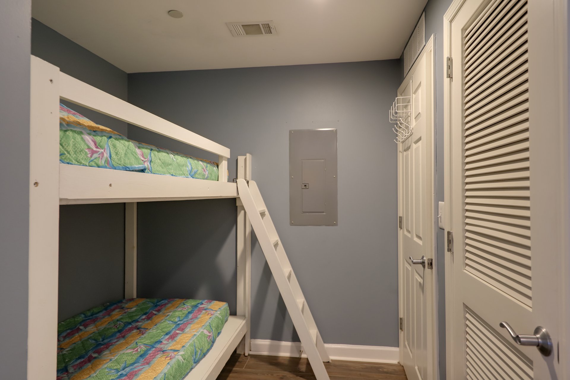 Splash Resort 907W 19