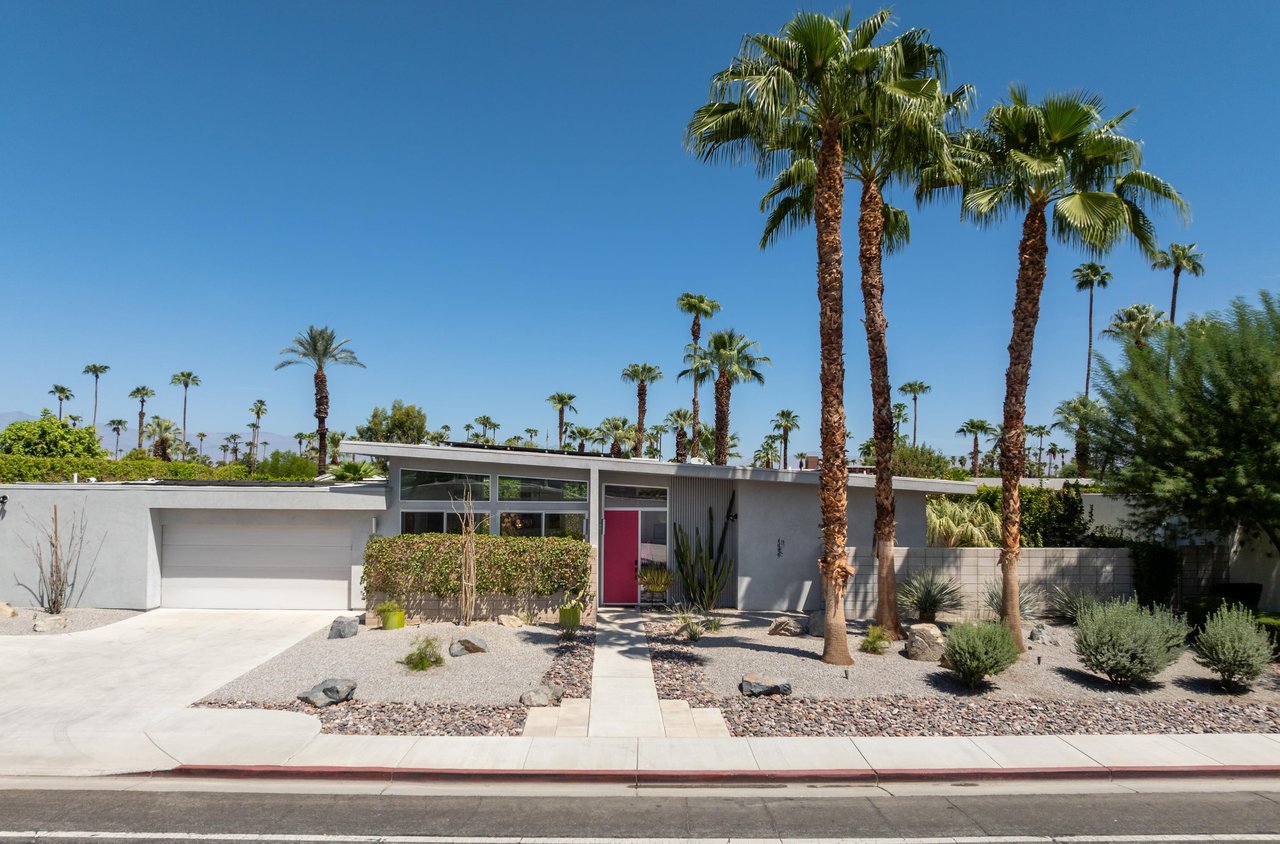 Enjoy your stay at Flamingo Oasis, your home away from home
