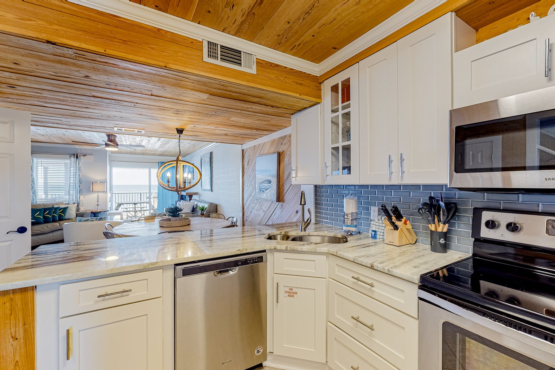 Costa Del Sol A7 Livin it Up 11