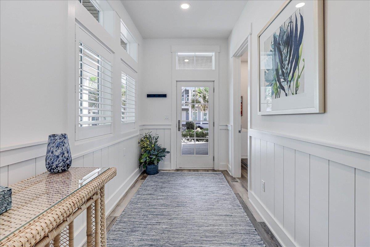 1st Floor, Entryway