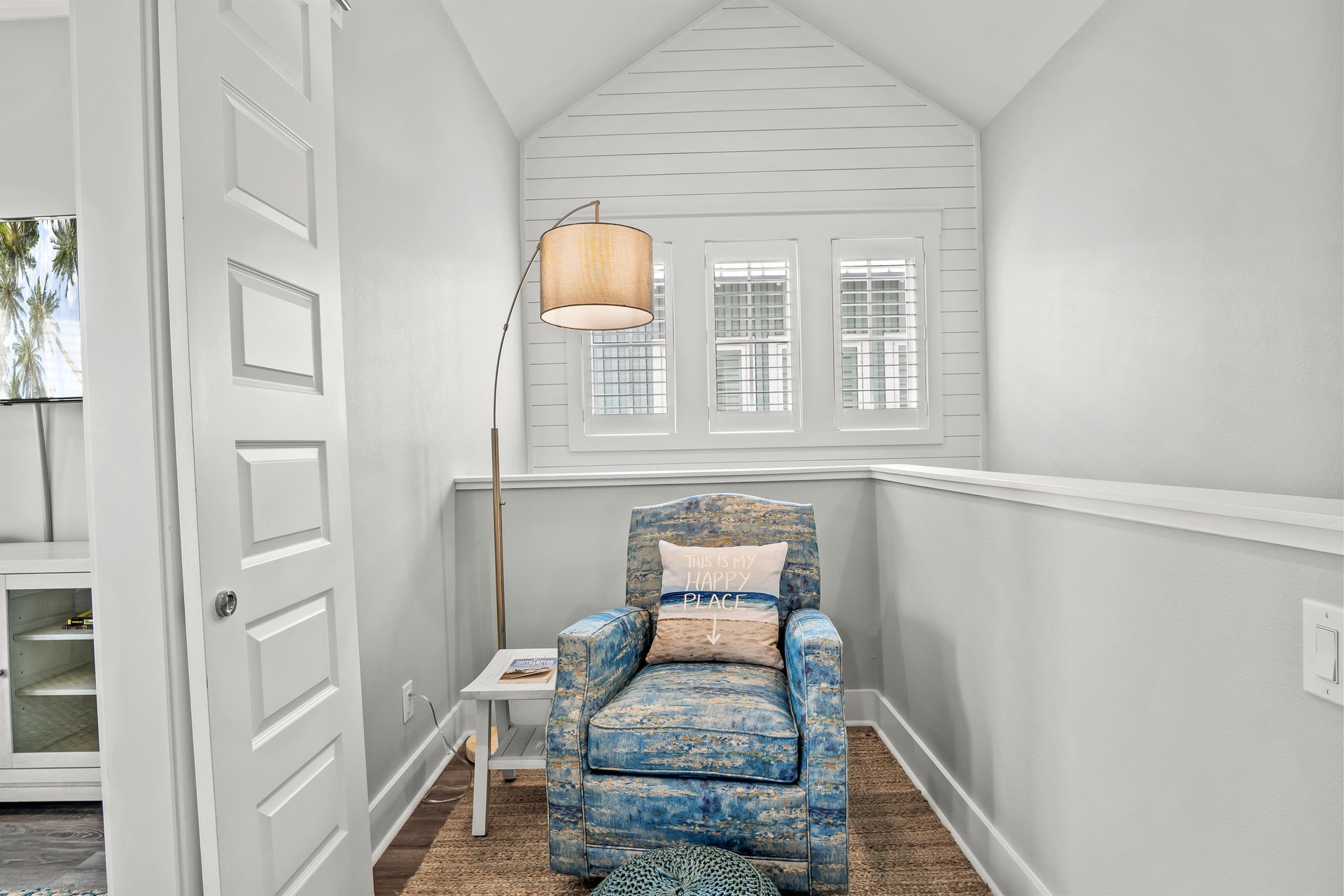 Stairway Landing, 2nd Floor