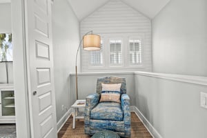 Stairway Landing, 2nd Floor