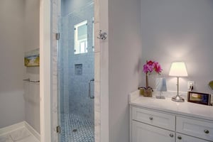 Primary King Bathroom, 2nd Floor