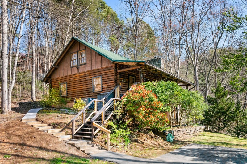 Side view of Moonlit Mountain Lodge