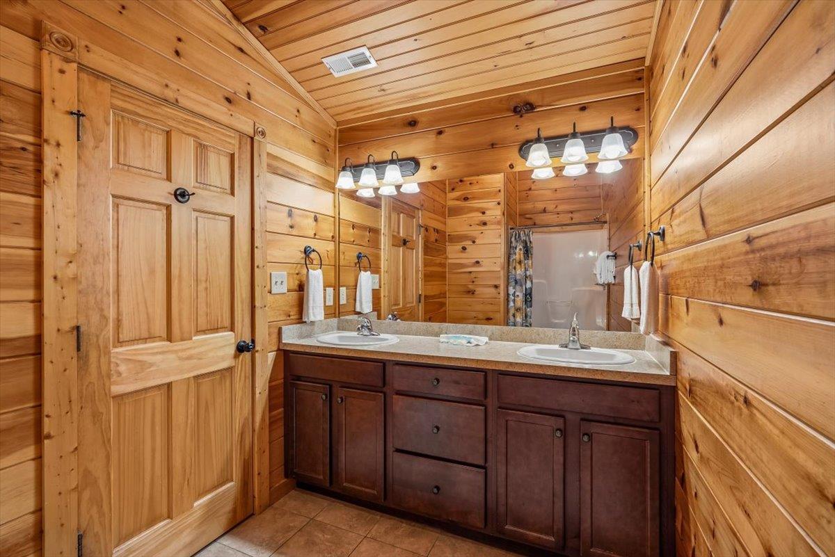 32Bath