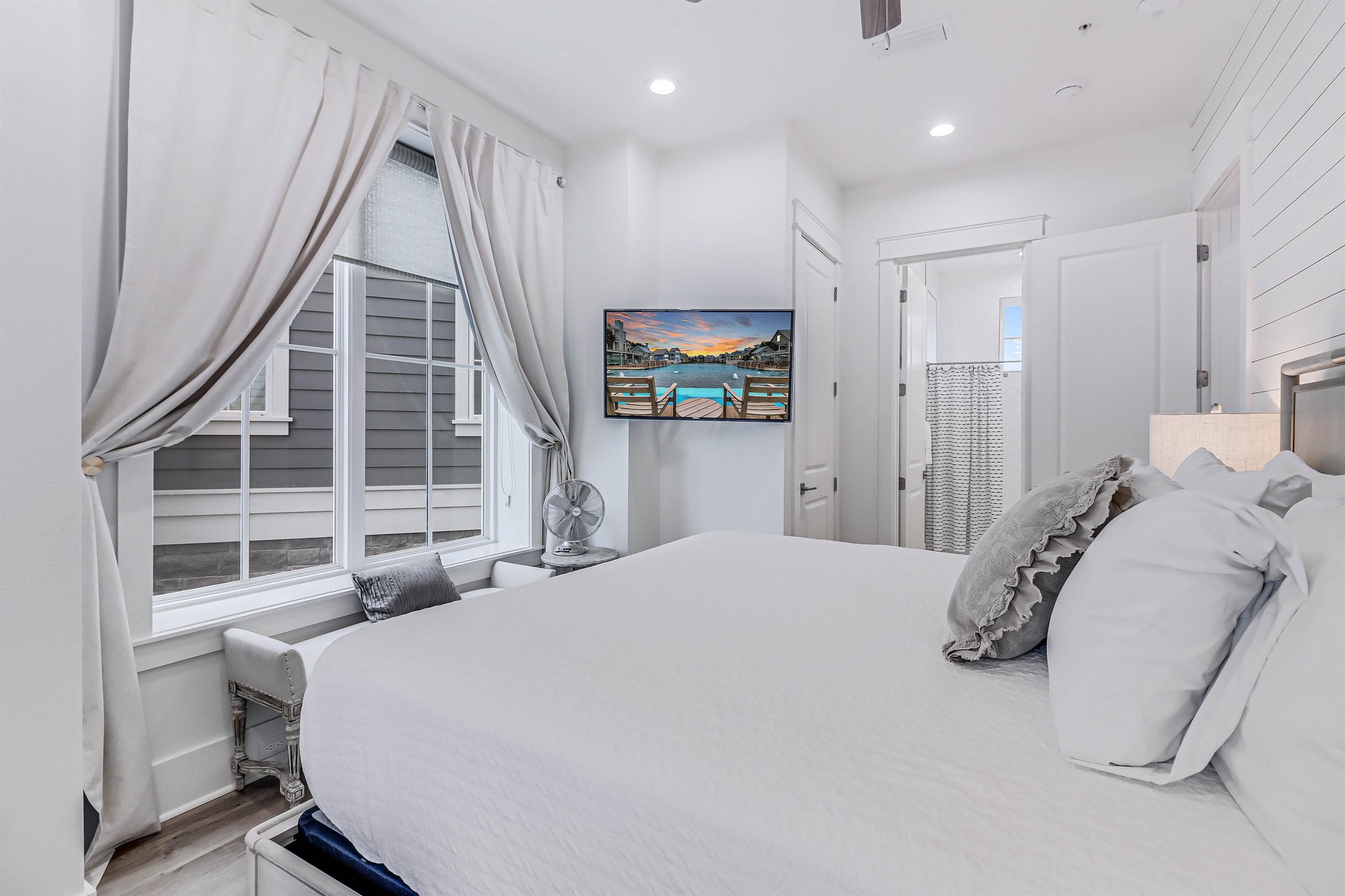 King Bedroom, First Level