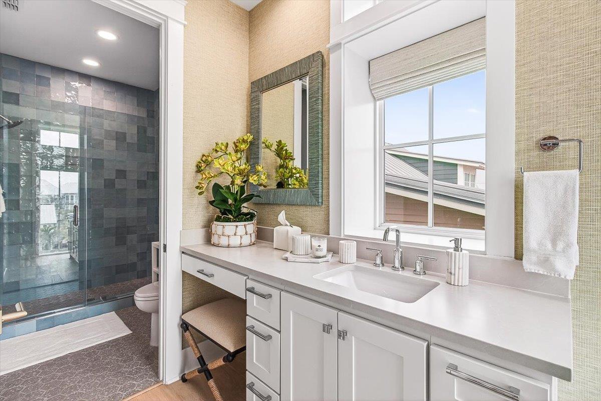 Primary King Bathroom, 1st Floor