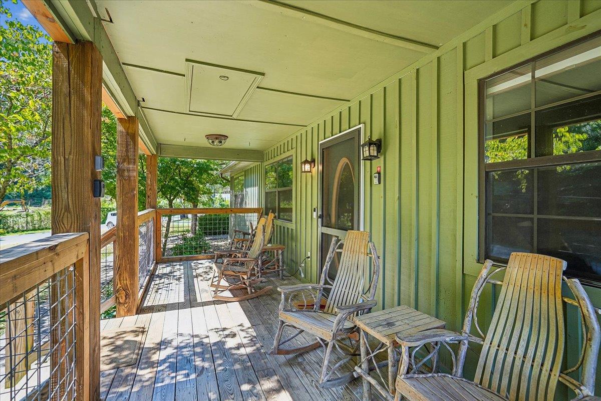 055Porch