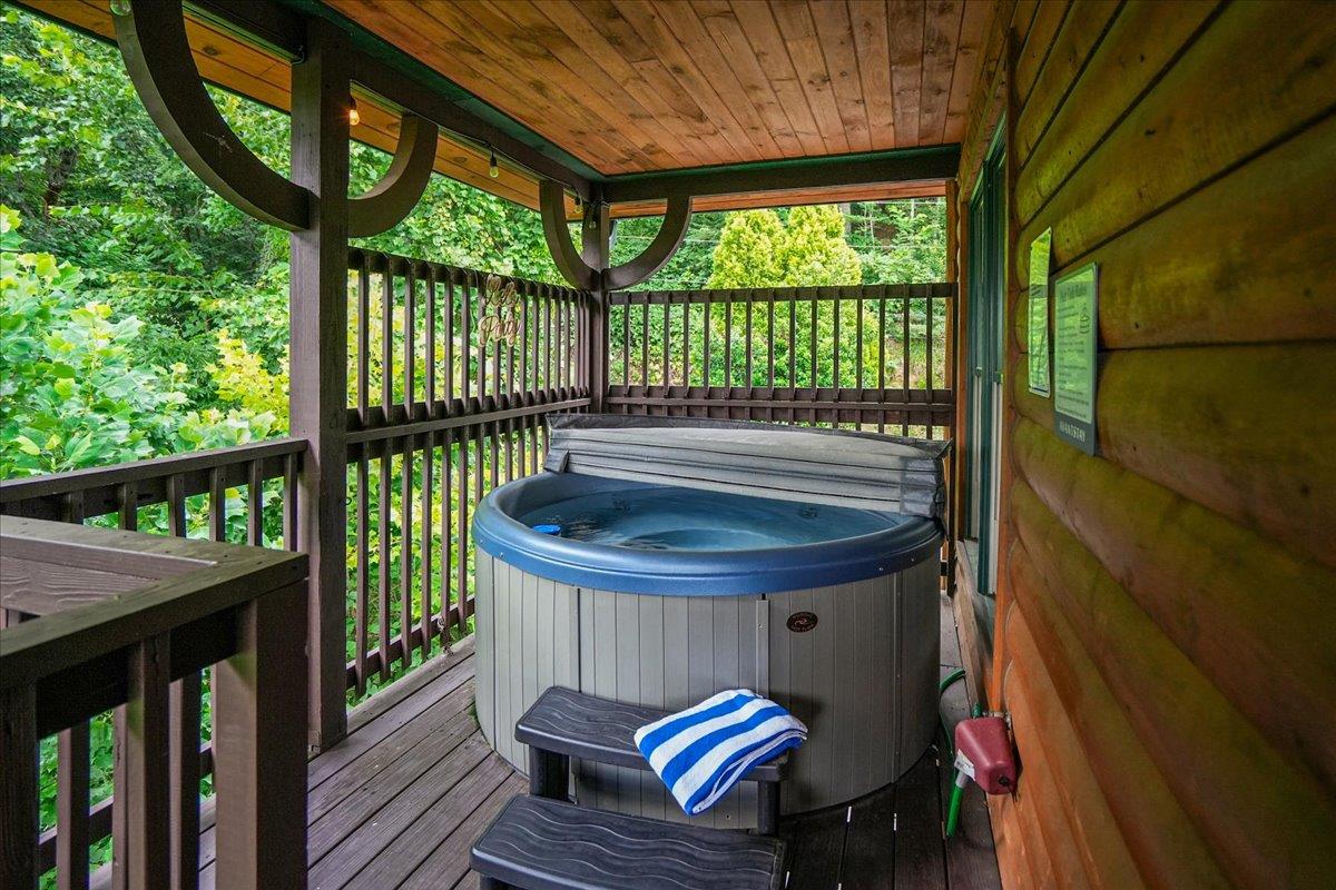 094Hot Tub