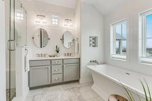 Primary King Ensuite, 2nd Floor