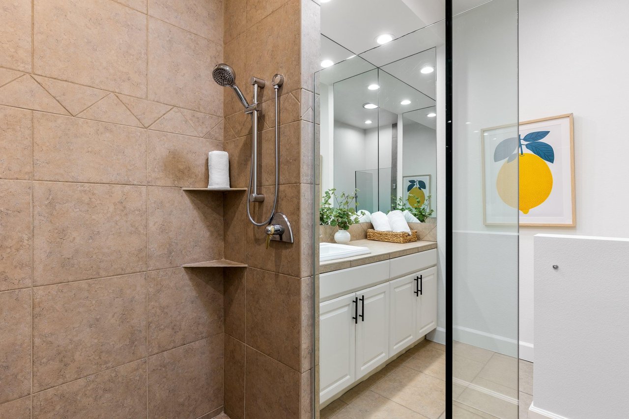 Guest shower