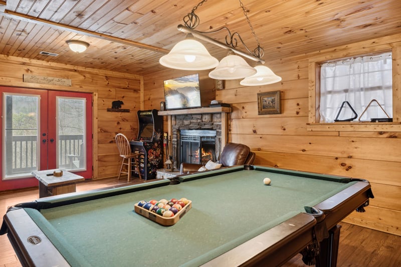 Pool table