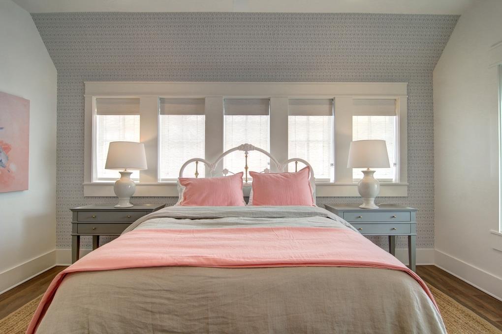 Queen Bedroom, 2nd Floor