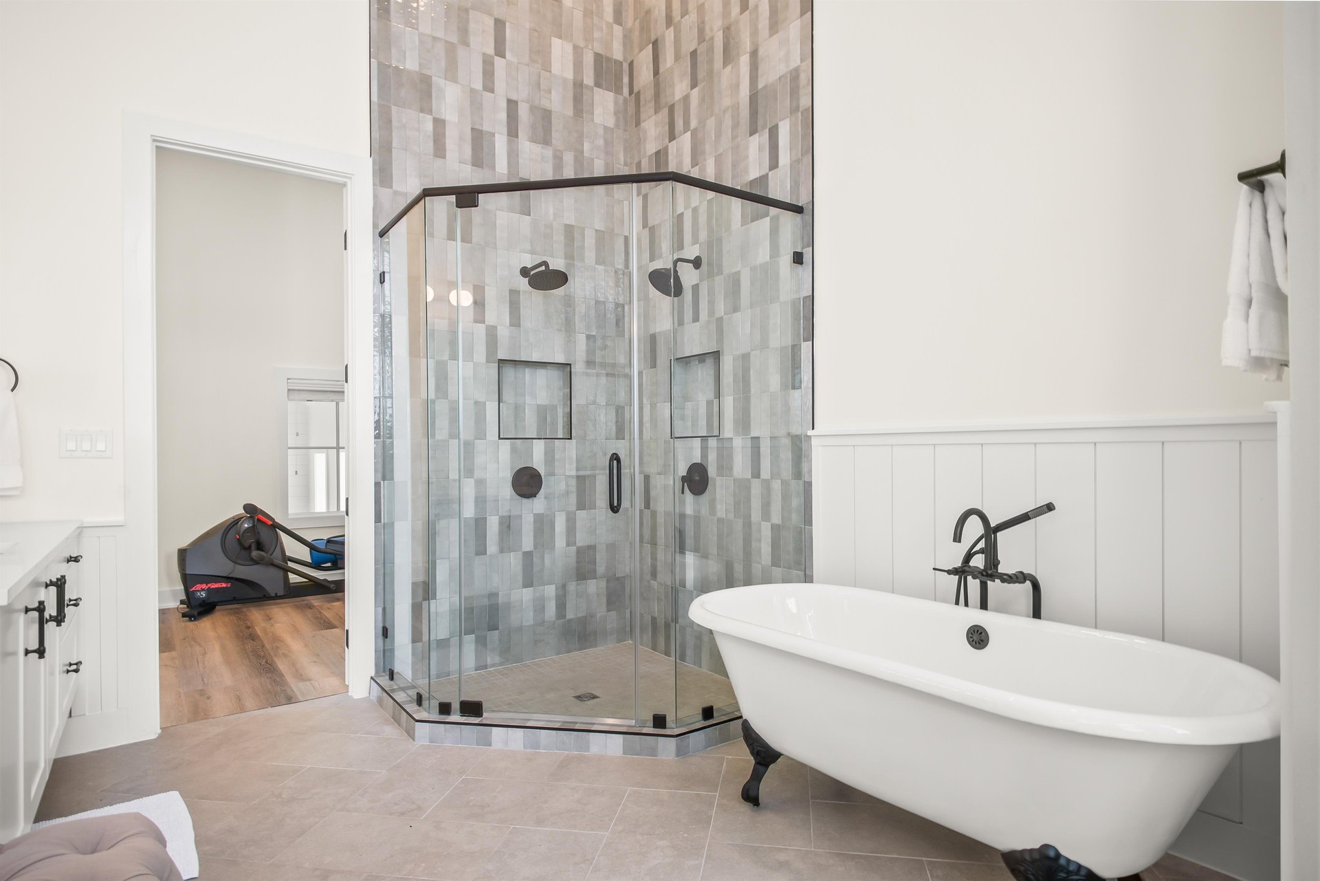 3rd Floor, King Ensuite