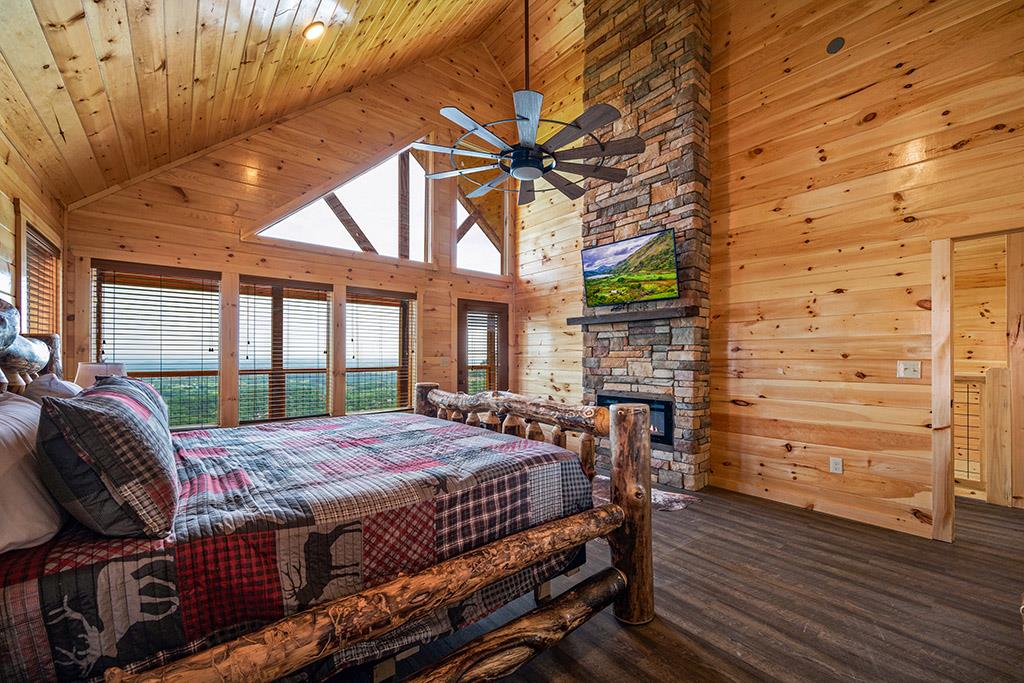 Upstairs King Bedroom