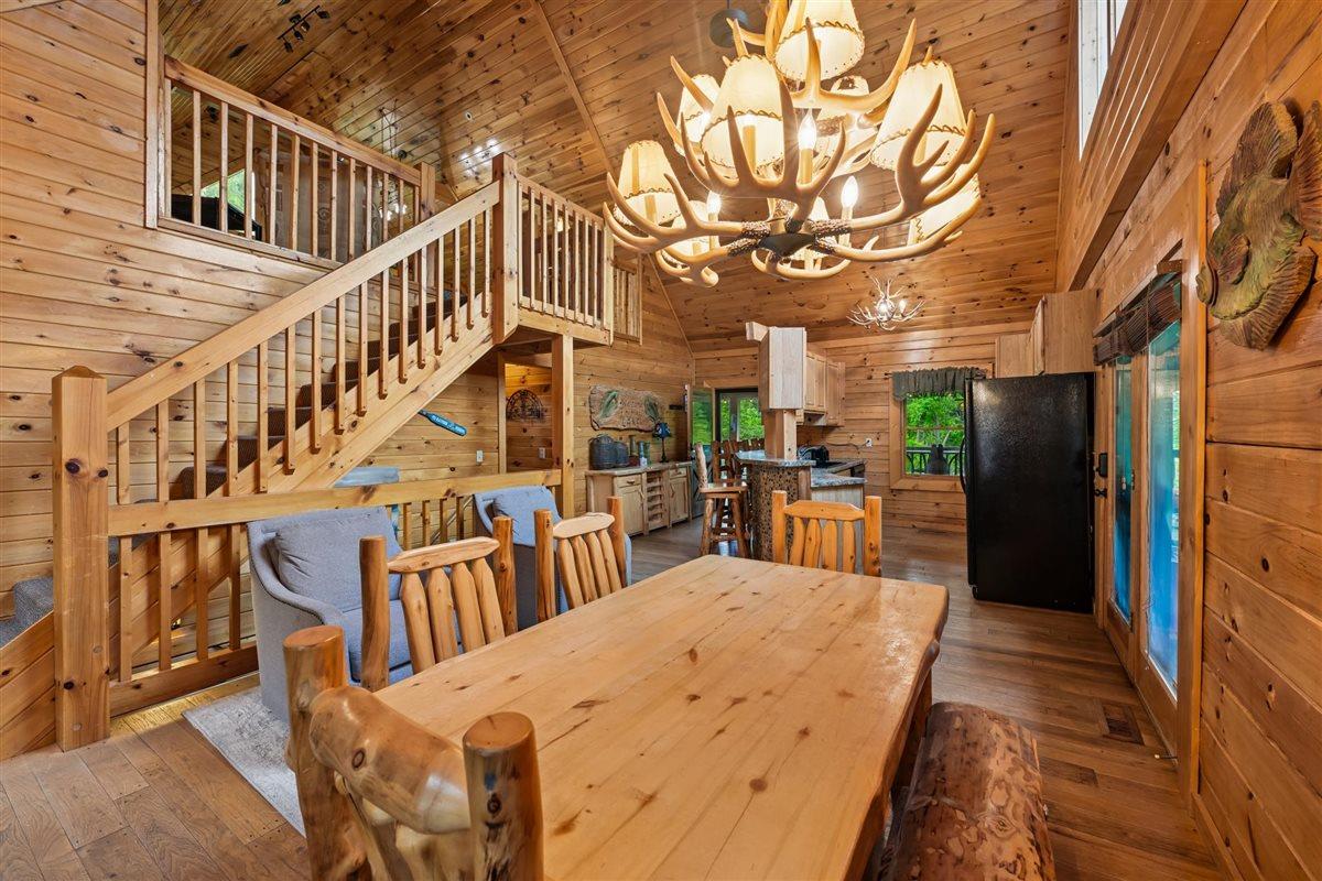 28Dining Room