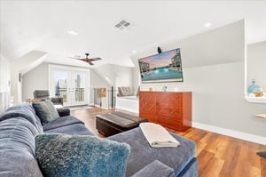 3rd Floor, Living Room