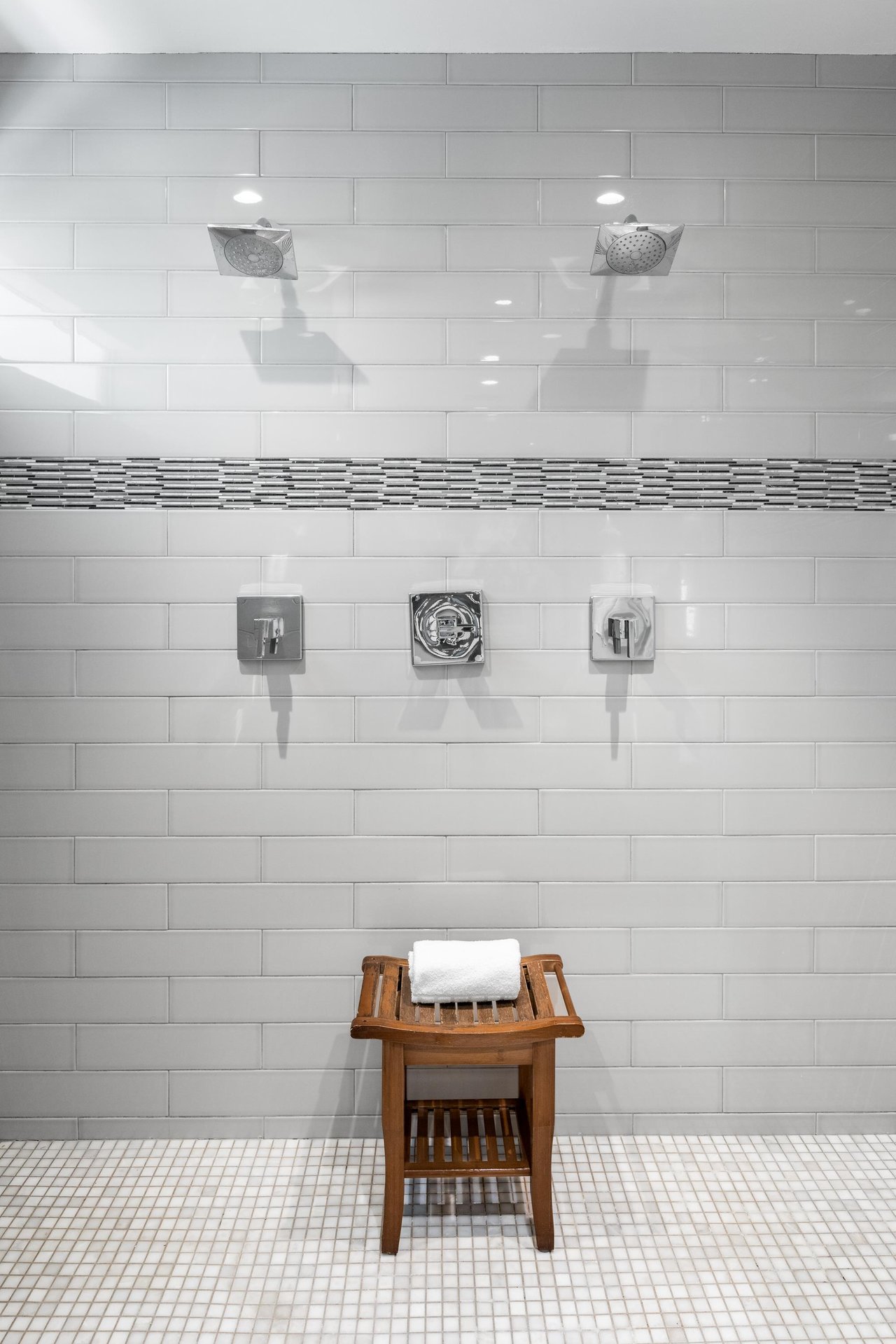 Walkin shower.