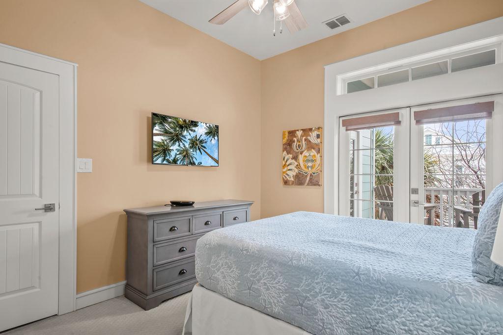 Queen Bedroom, 2nd Floor