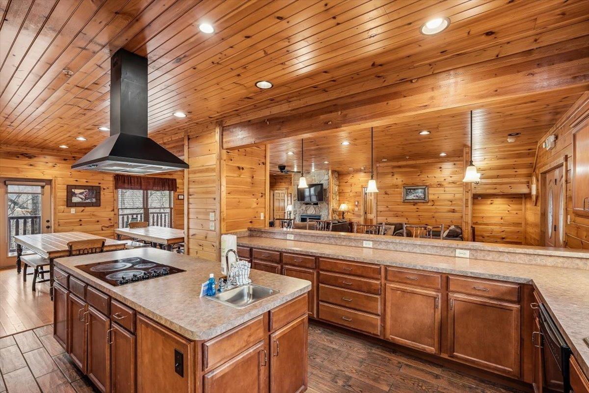 027Kitchen