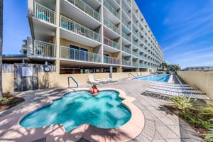 Pelican Isle 211 4