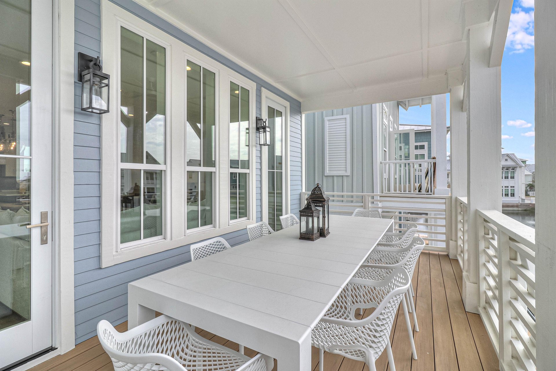 Outdoor Dining, 2nd Floor